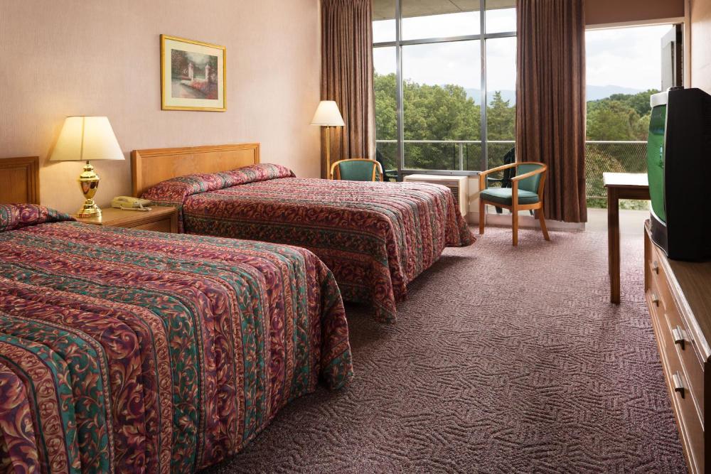 Queen Room with Two Queen Beds interior